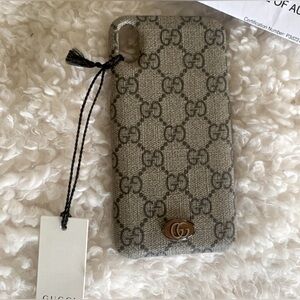 GUCCI - NWT GG Supreme iPhone X/ XS Case Box + Papers